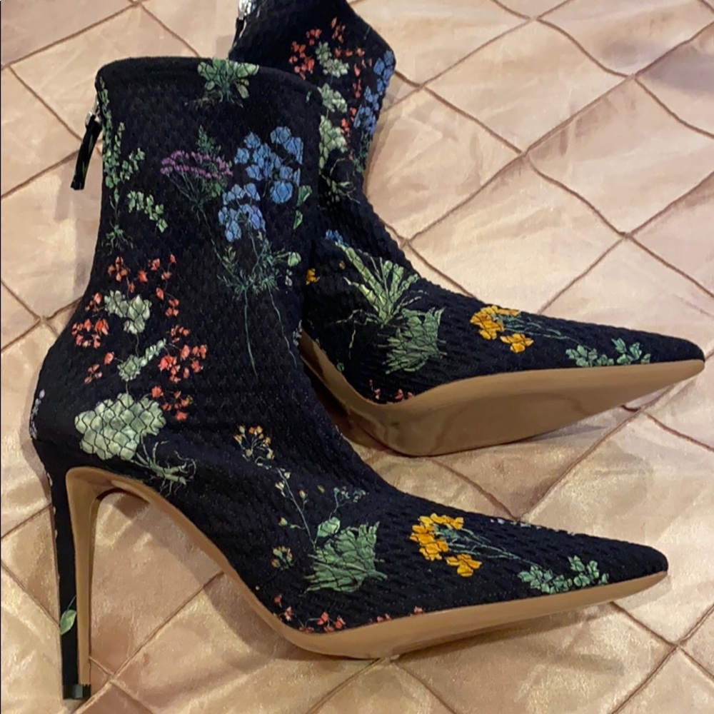 Aquazzura Black Floral Embroidered Pointed Toe Ankle Booties